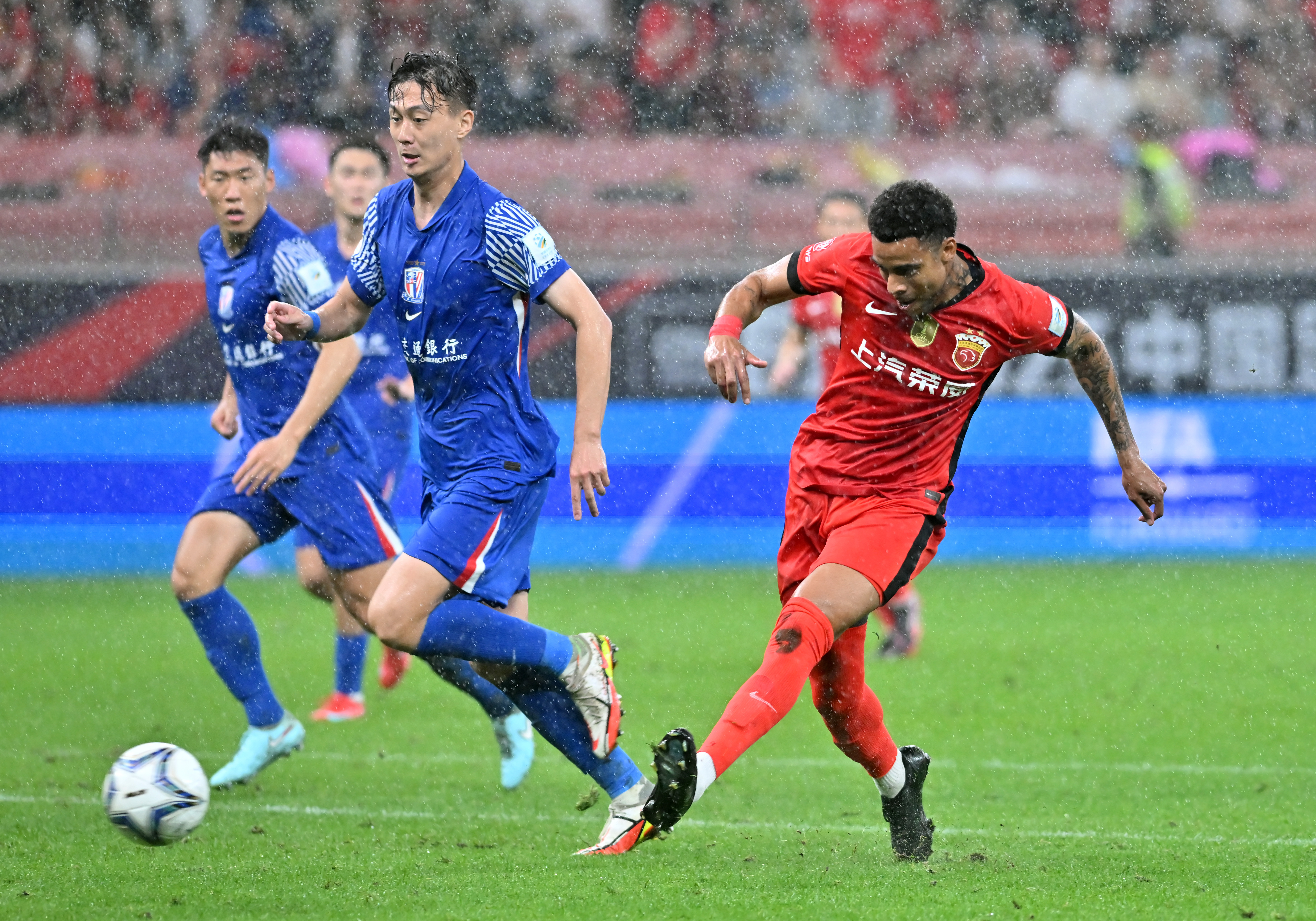 转折点利物浦遗憾出局，意大利杯转会期攻防权衡，更衣室稳定，控场能力受关注的简单介绍